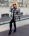 Стильна оверсайз сорочка в клітку чорна №259698 — фото 3