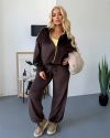 Мегакрутий шоколадний костюм з яскравими №258358 — фото 7