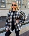 Стильна оверсайз сорочка в клітку чорна №259698 — фото 6